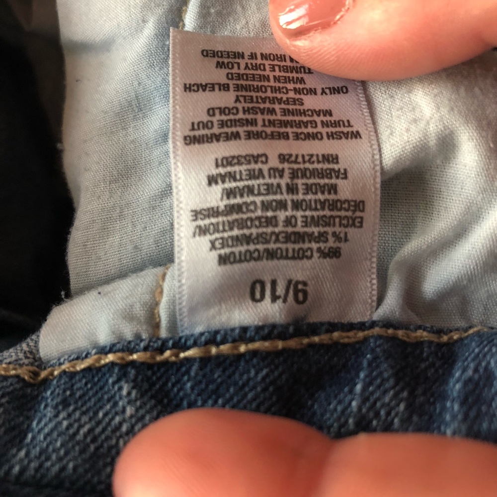 Shorts - Picture 2 of 3